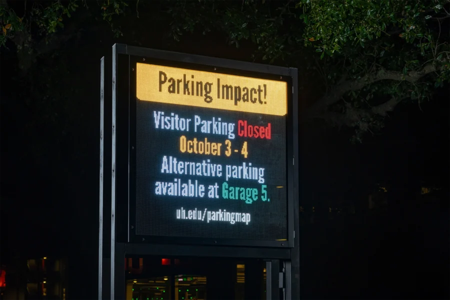Benefits of Digital Parking Signs in Modern Facilities
