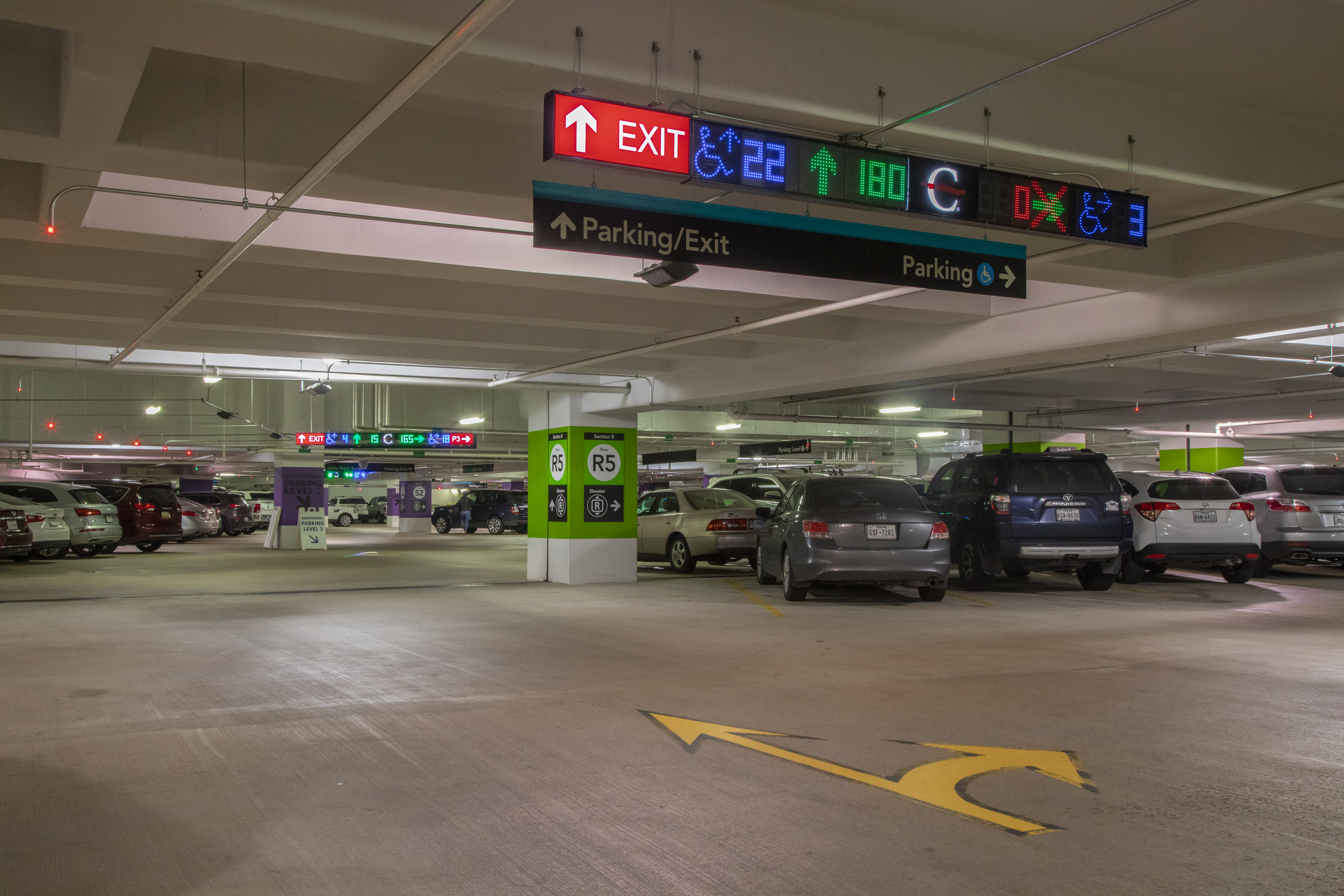 What to Look for in a Dynamic Sign System for Parking Facilities
